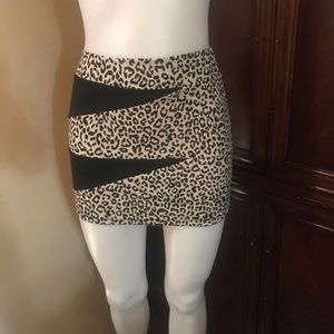 🆕 Finesse Leopard Print Mini Skirt-Small